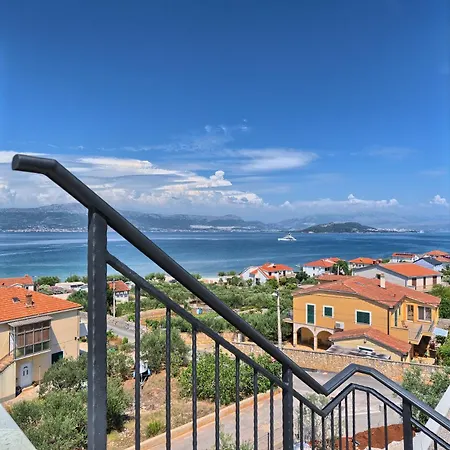 K's Rooftop - Sea-view & Pool Appartement Slatine