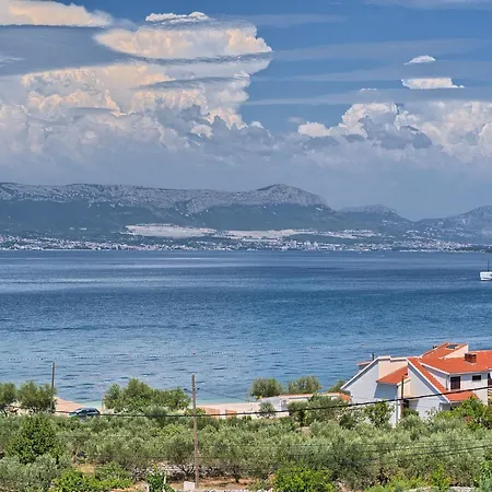 K's Rooftop - Sea-view & Pool Apartment