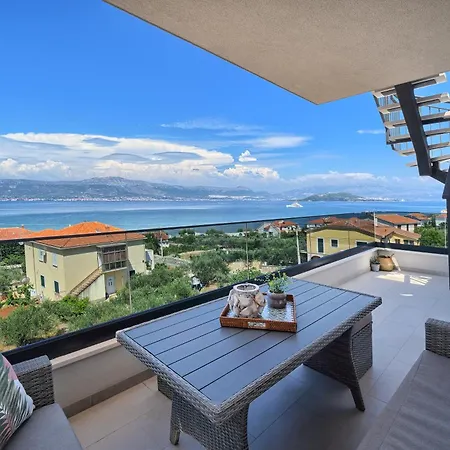 K's Rooftop - Sea-view & Pool Apartment *