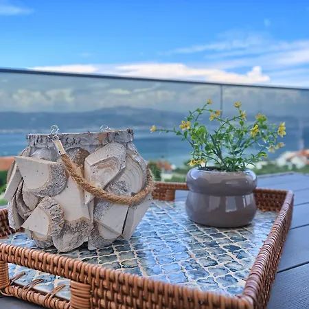 K's Rooftop - Sea-view & Pool Apartment