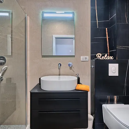 K's Rooftop - Sea-view & Pool Apartment Slatine