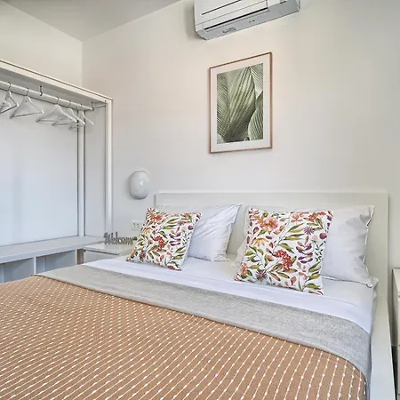 K's Rooftop - Sea-view & Pool Apartment *