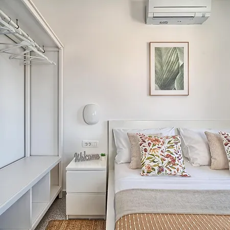 Apartment K's Rooftop - Sea-view & Pool Slatine
